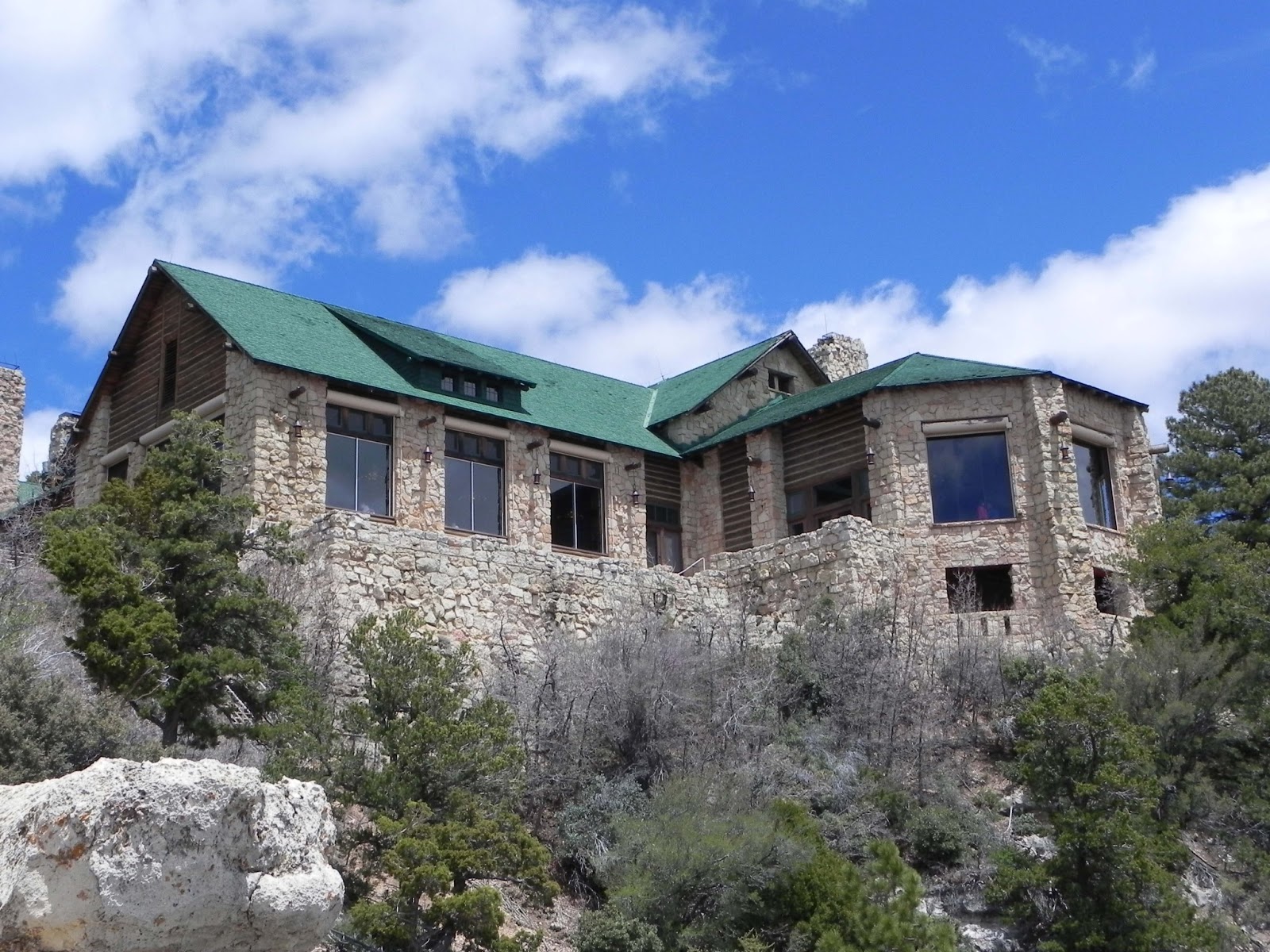 El tovar dining room and phantom ranch canteen; grand Grand canyon Lodging south Rim